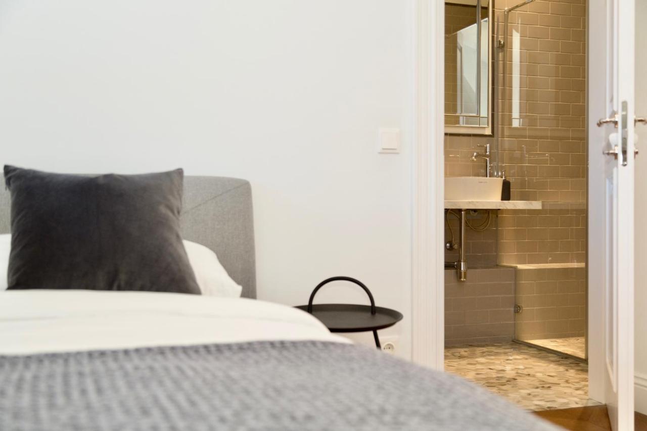 Luxury 2 Bedroom Apartment with Terrace. Old Town View - Sv. Mikalojaus St. 11