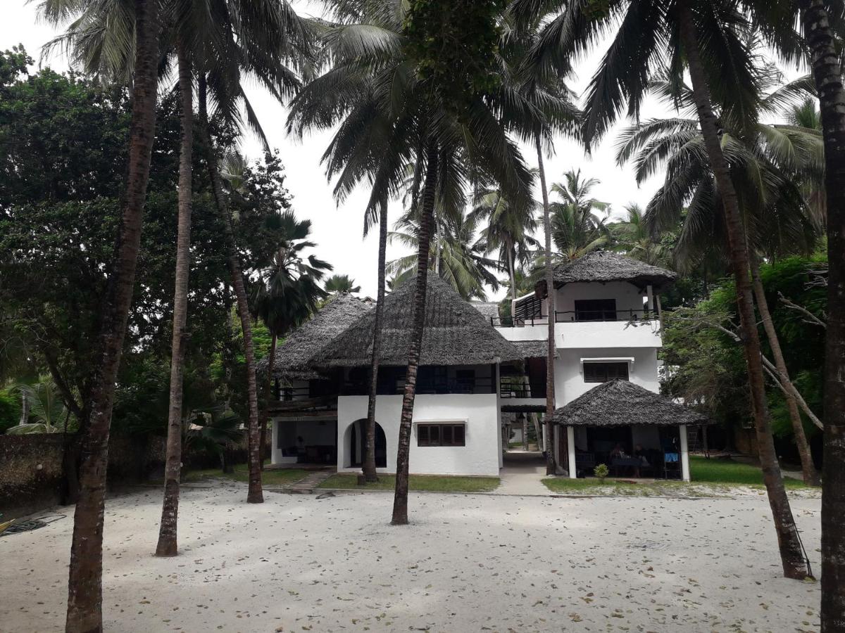 Kusini Beach Cottages - B&B