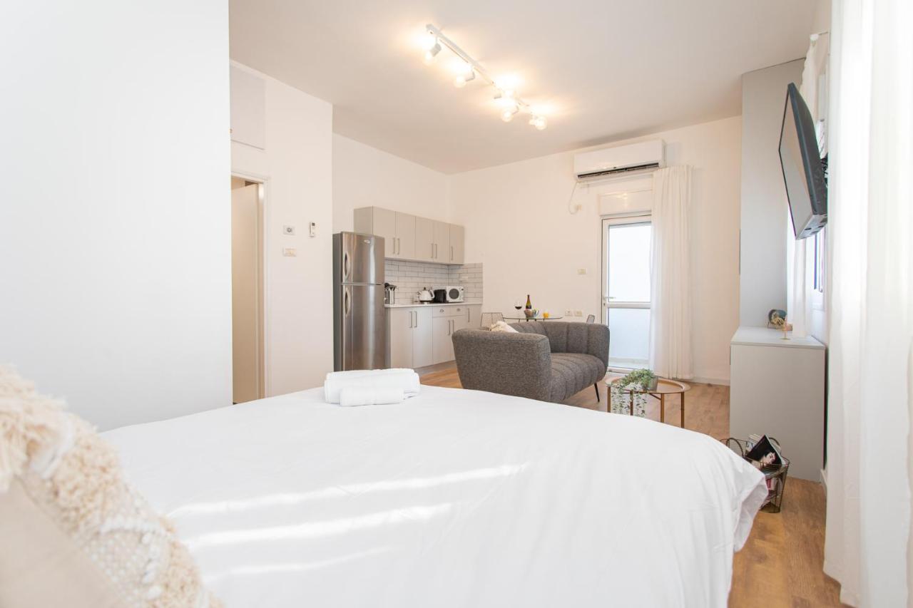 Studio Apartment with Sea View