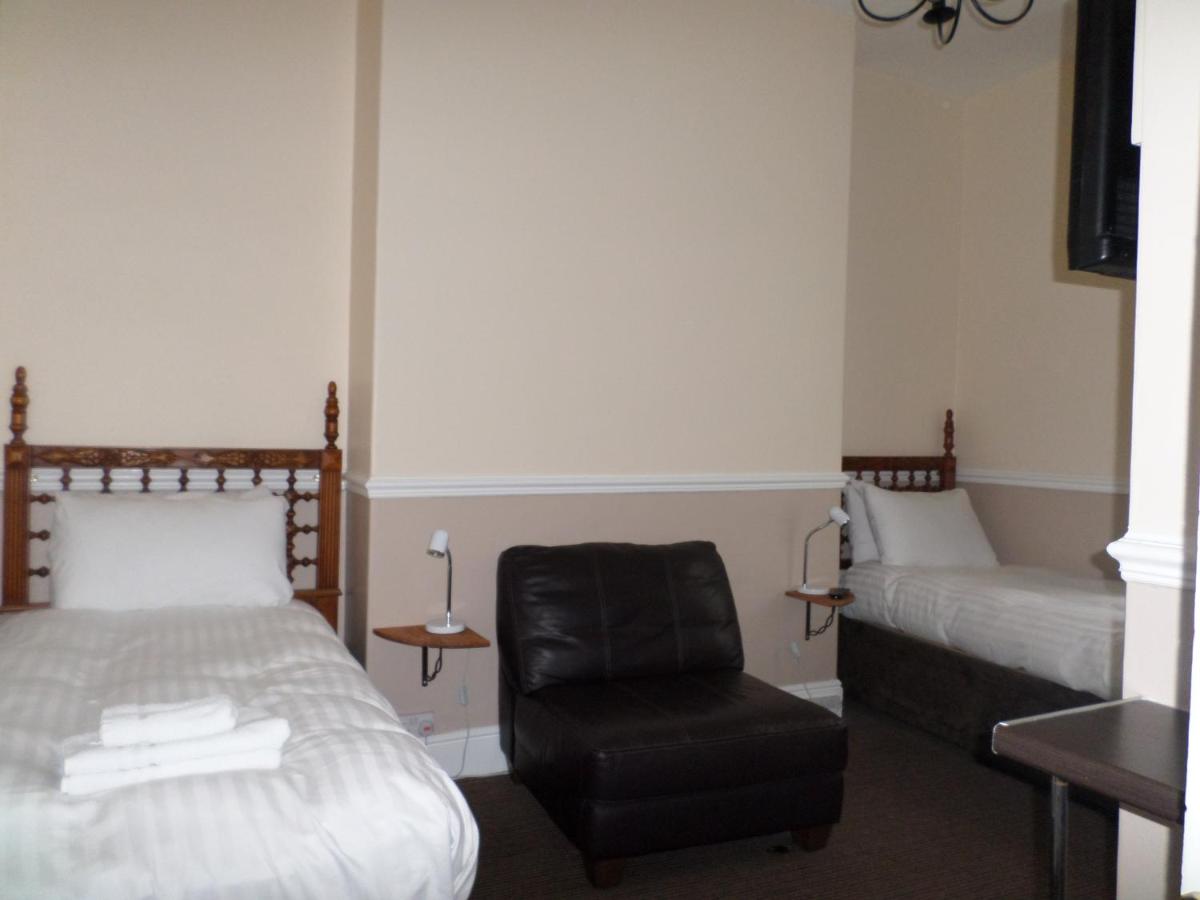 Camera Doppia con Letti Singoli