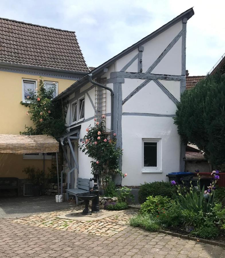 B&B Wehrheim - Romantisches Gästezimmer - Zentralgelegen - Bed and Breakfast Wehrheim