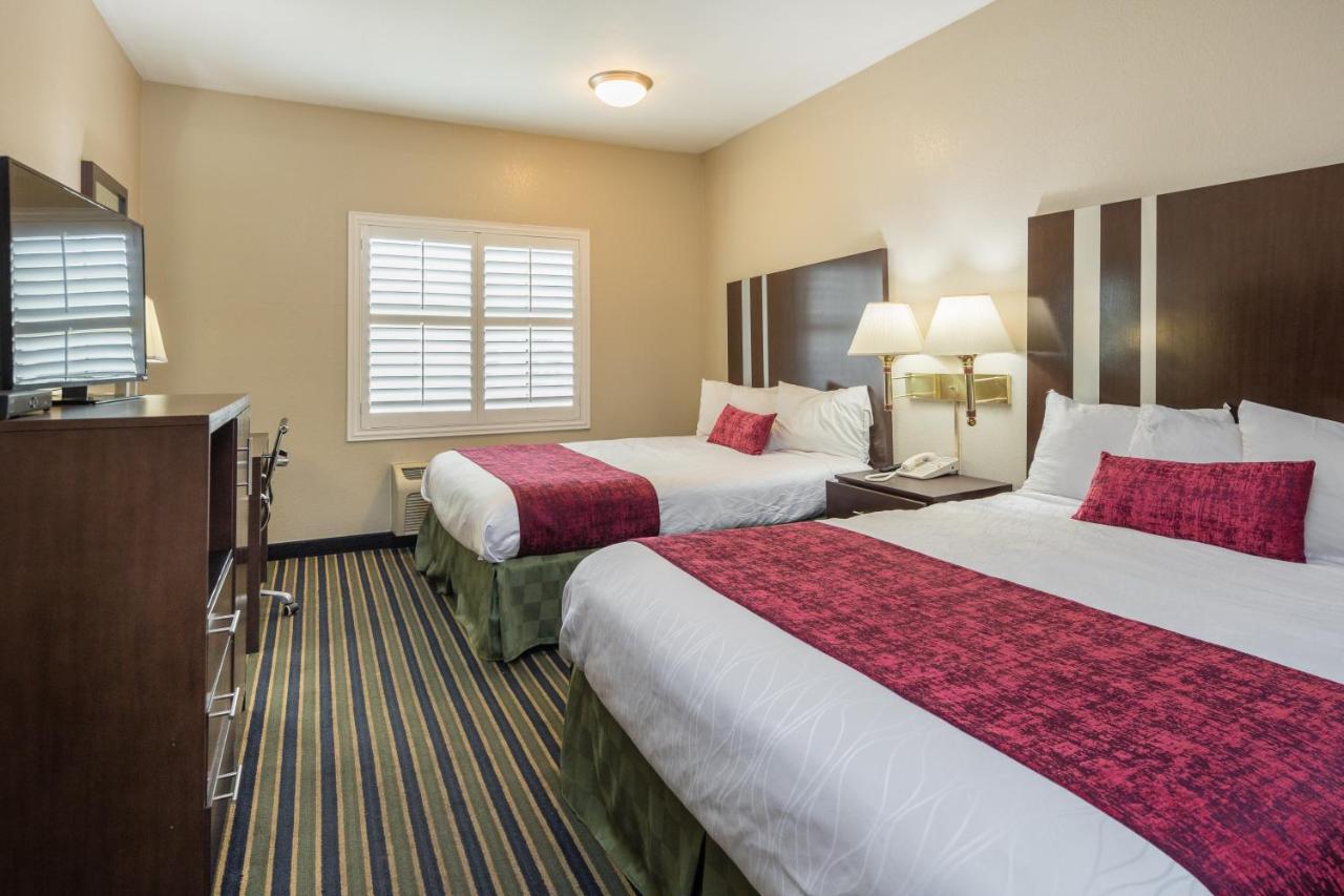 Queen Room with Two Queen Beds - Non-Smoking