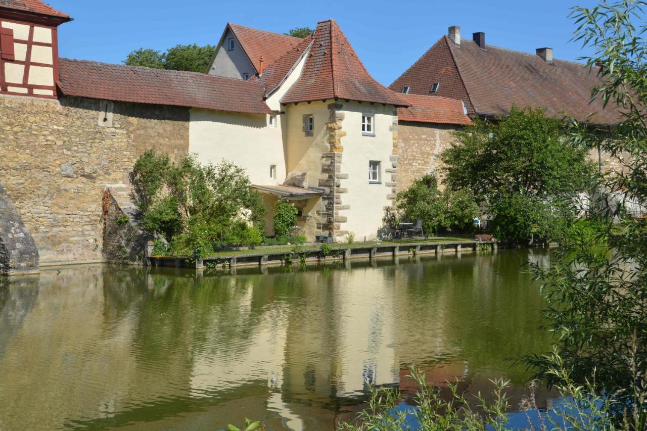 B&B Weißenburg in Bayern - Ferienhaus der Seeweiherturm - Bed and Breakfast Weißenburg in Bayern