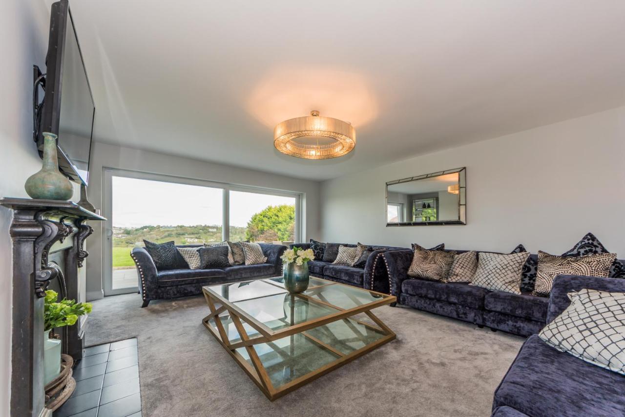 Marina views, Kinsale, Hosted by Exquisite holiday homes, sleeps 20 - B&B Kinsale