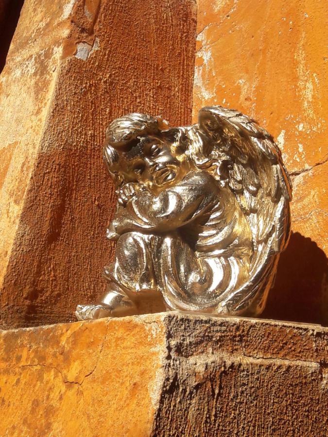 MAISON DE CHARME AVEC COUR, proche rue des Teinturiers - B&B