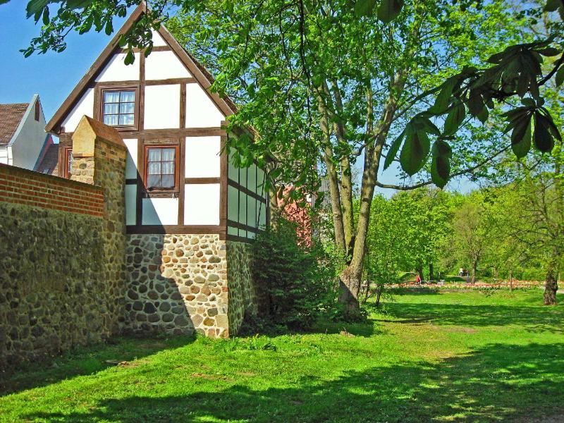 B&B Neubrandenburg - Wiekhaus 49 - Bed and Breakfast Neubrandenburg