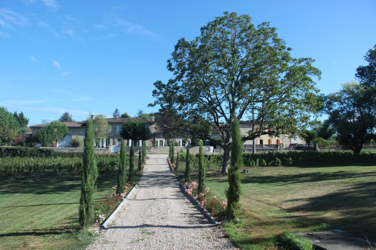 Allée des Roses - B&B Saint-Philippe-d'Aiguille
