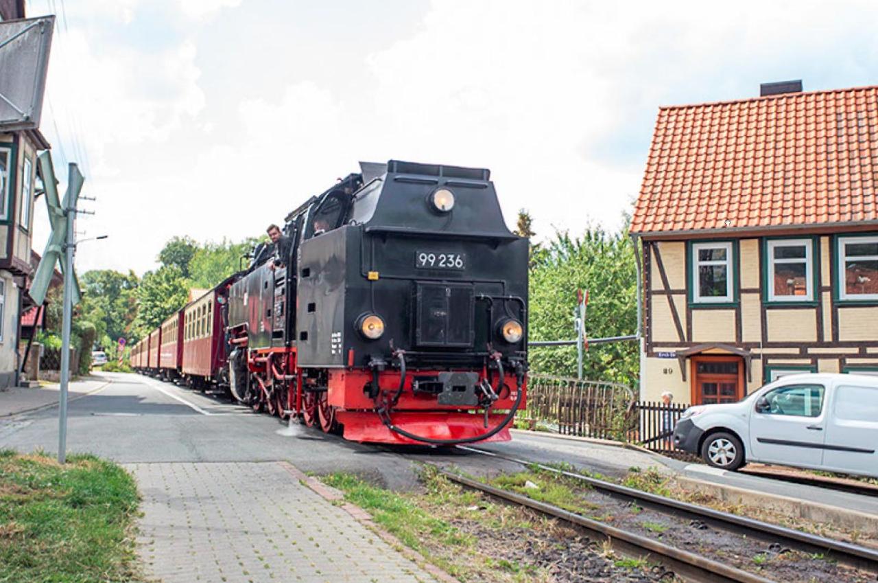 B&B Wernigerode - Ferienhaus an der Brockenbahn - Bed and Breakfast Wernigerode