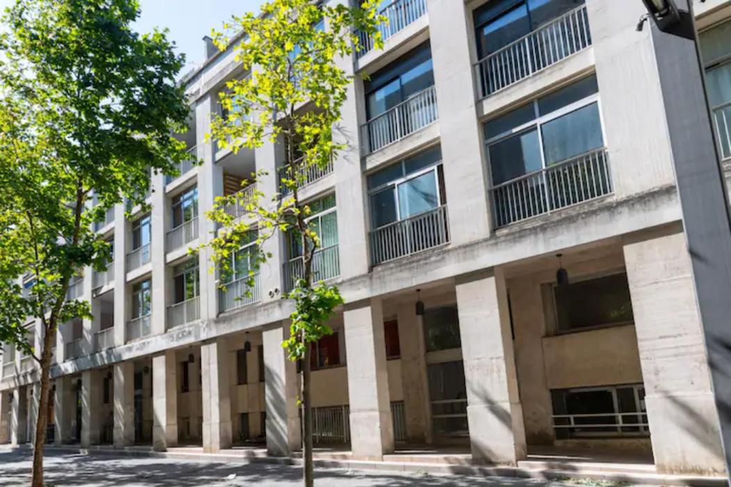 GRAND APPARTEMENT LUMINEUX POUR 2 à 4 PERSONNES A AVIGNON INTRA-MUROS WiFI GRATUIT - B&B