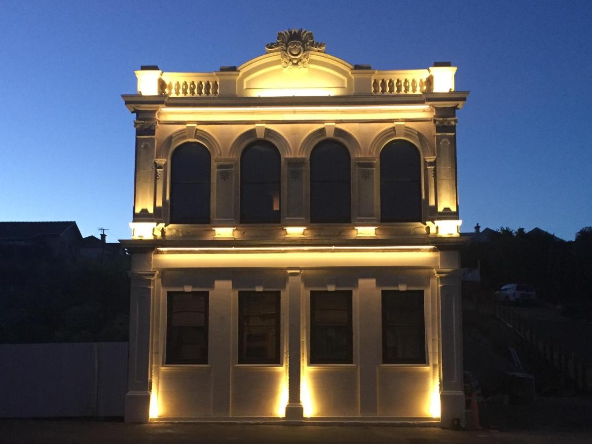 B&B Oamaru - The Old Confectionery - Bed and Breakfast Oamaru