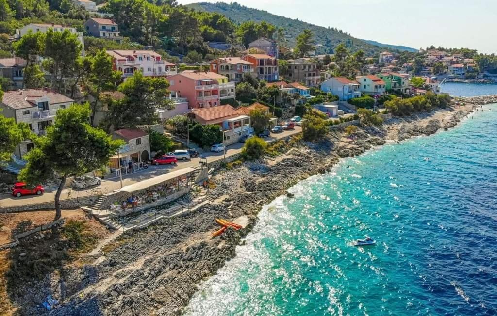 Beachfront Villa Tempera with Seaview - B&B