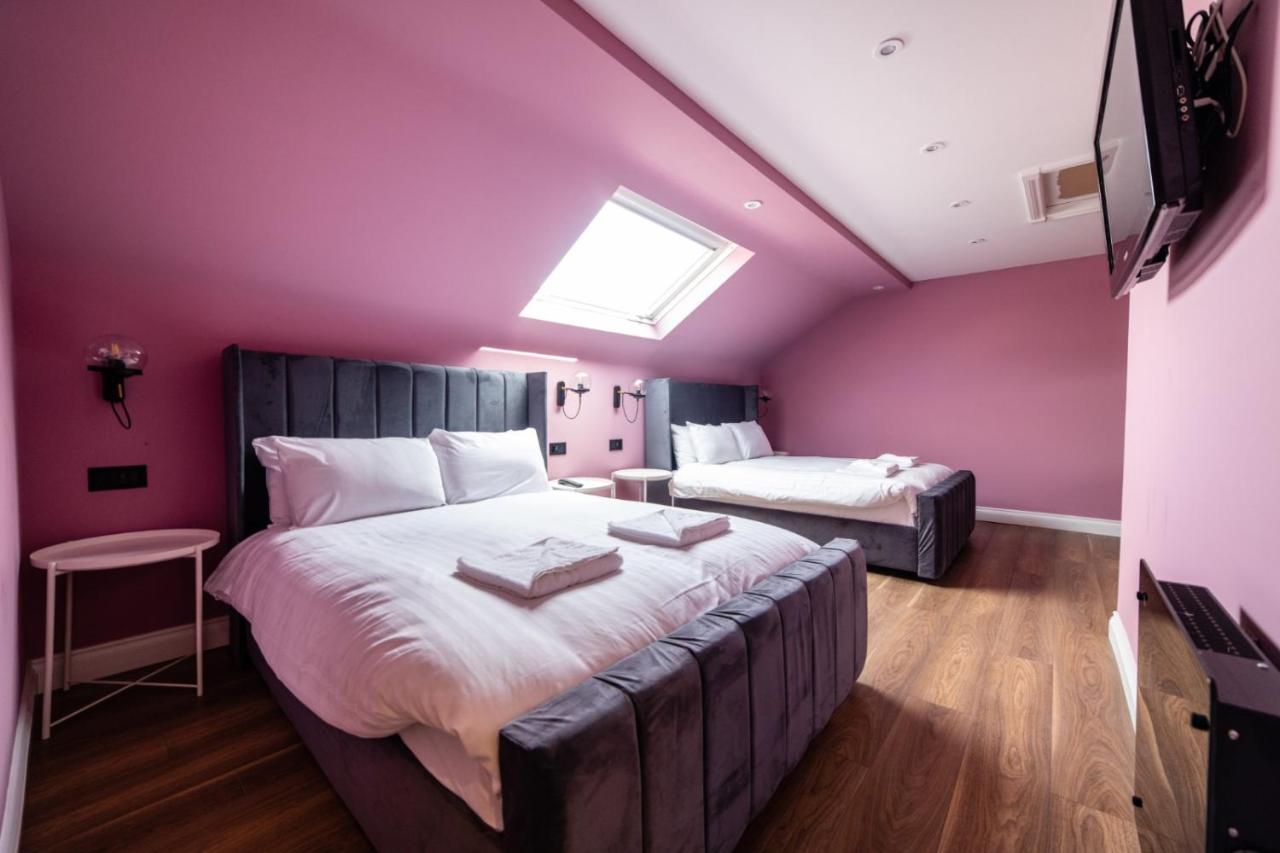 Hollywood Suite Sasco Apartments - B&B