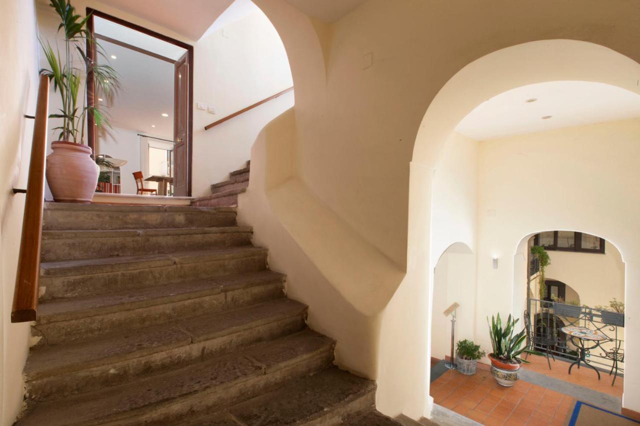 SorrentoVibes - Deluxe Home in Sorrento Old Town with Balconies - Chambres d'hôtes Sorrente