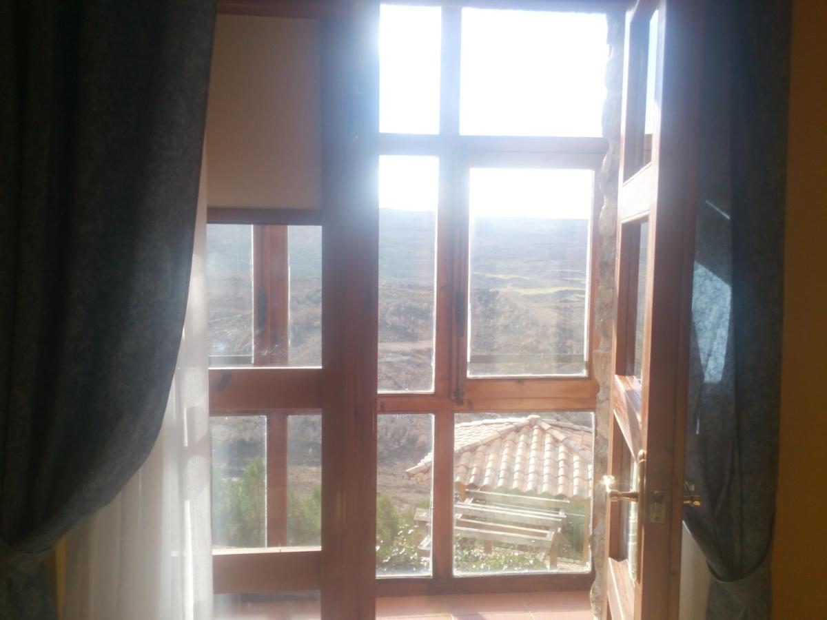 Tweepersoonskamer met 2 Aparte Bedden en Balkon