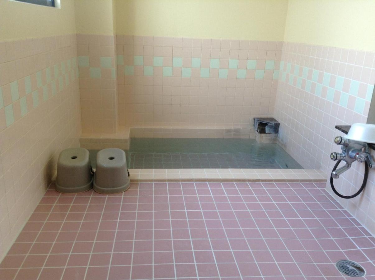Chambre Familiale avec Salle de Bains Commune