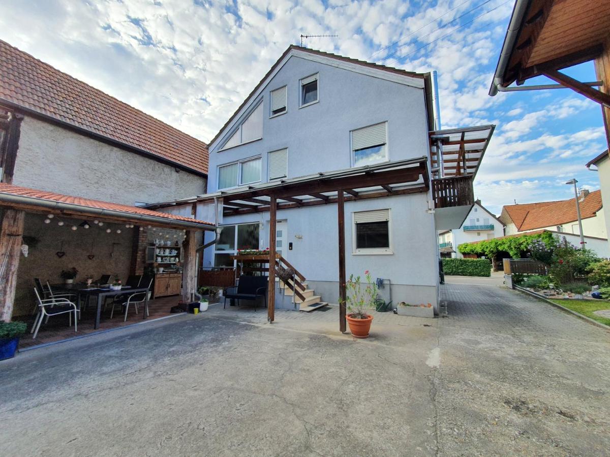 B&B Neupotz - Ferienwohnung Baumann - Bed and Breakfast Neupotz