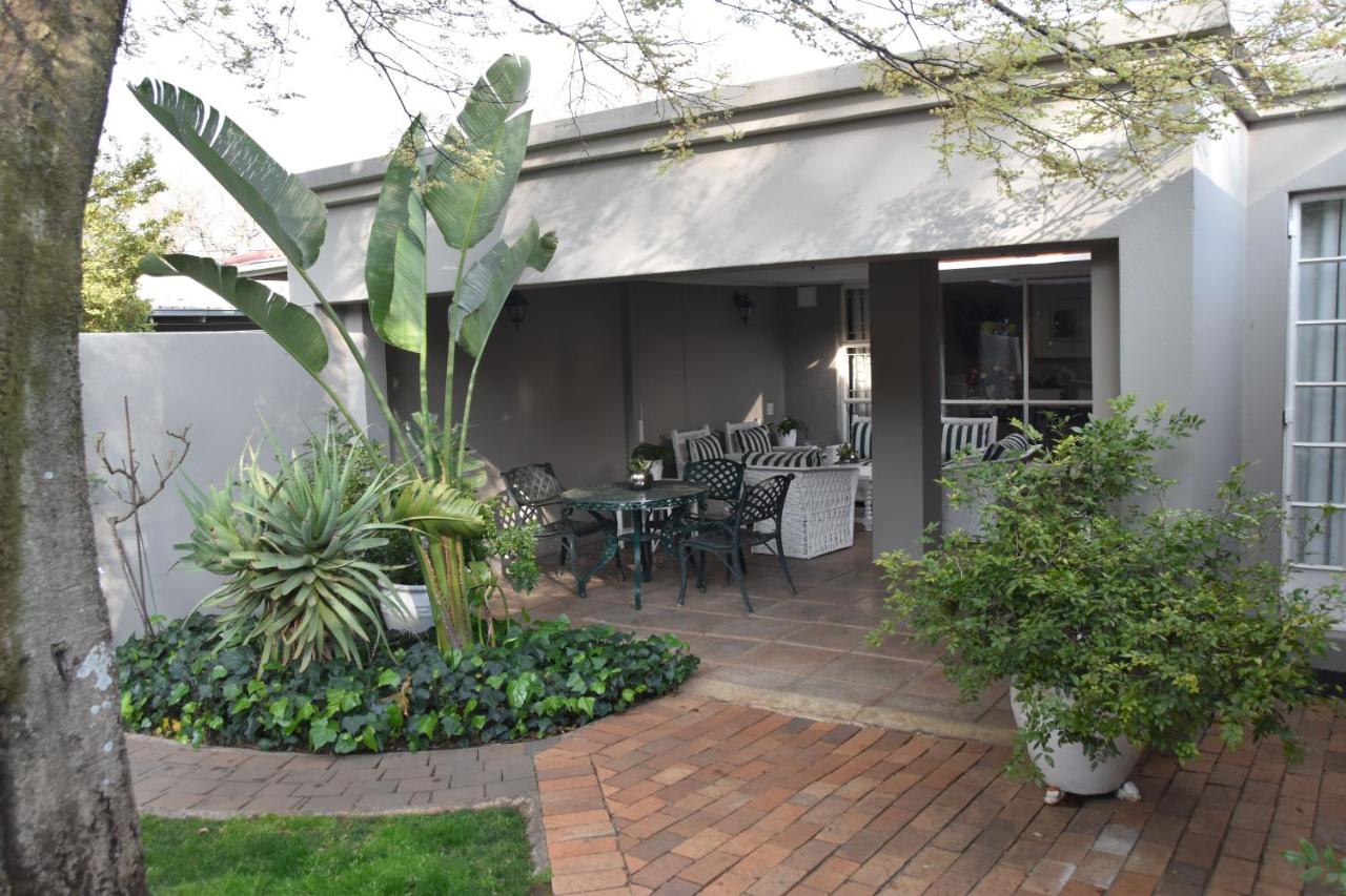 Rosebank Lodge Guesthouse by Claires - B&B
