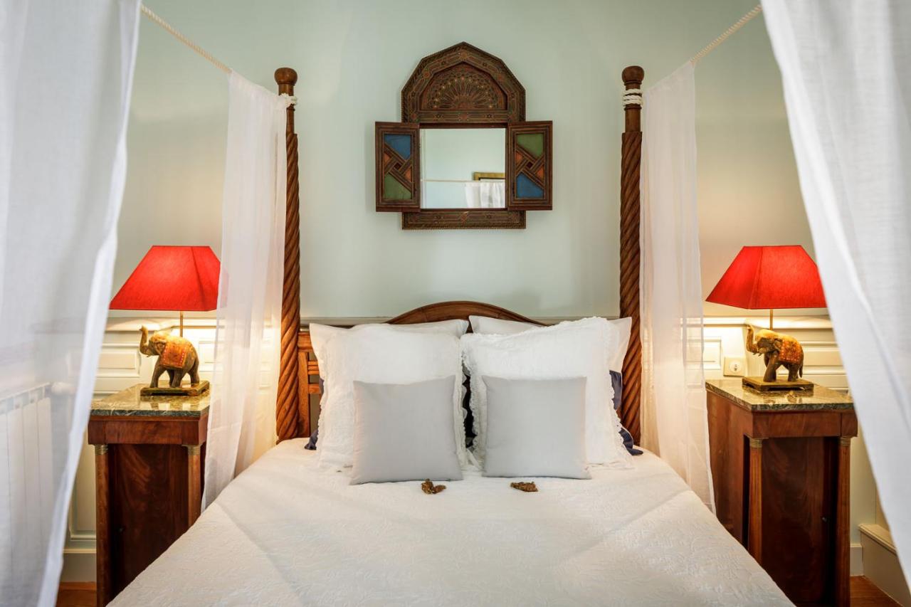 Camera Matrimoniale con Vista Giardino