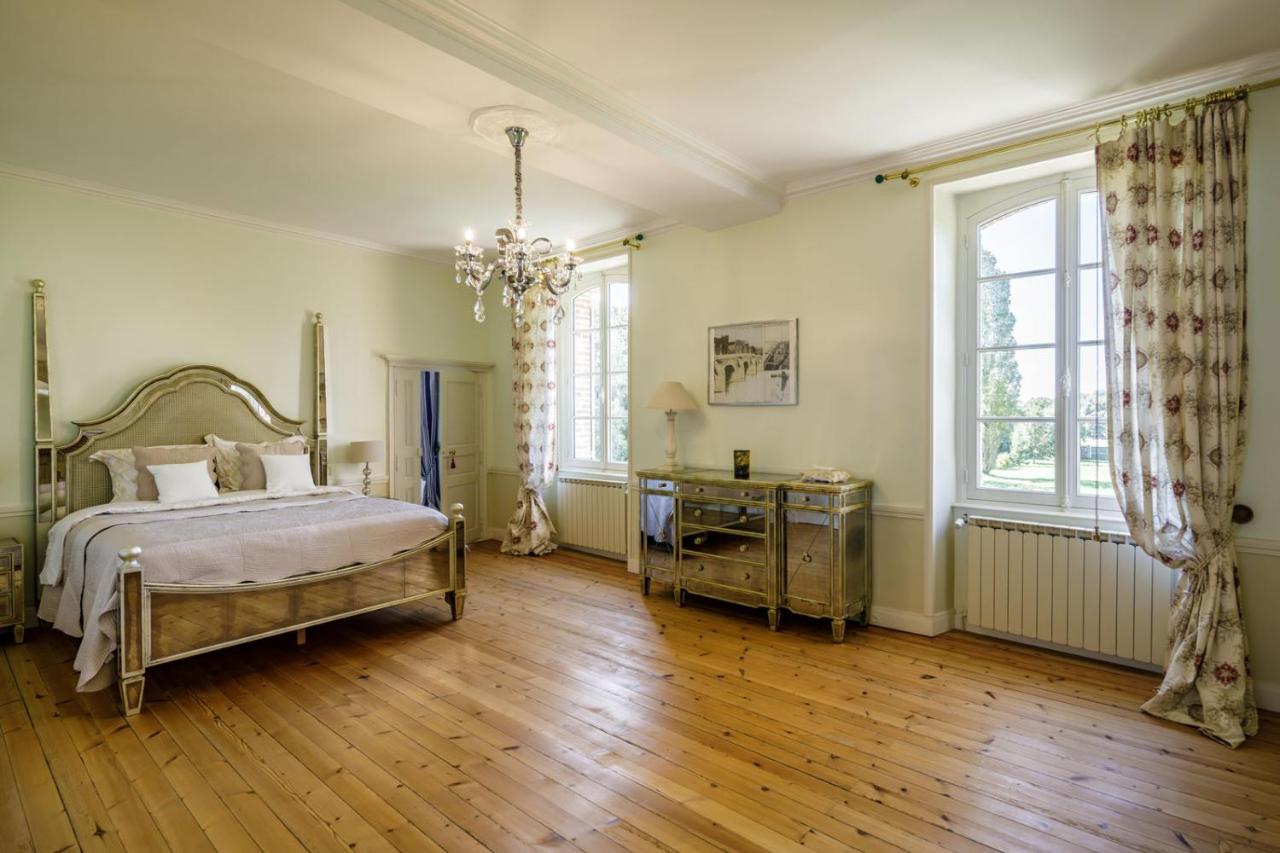 Deluxe Double Room (2 Adults + 1 Child)