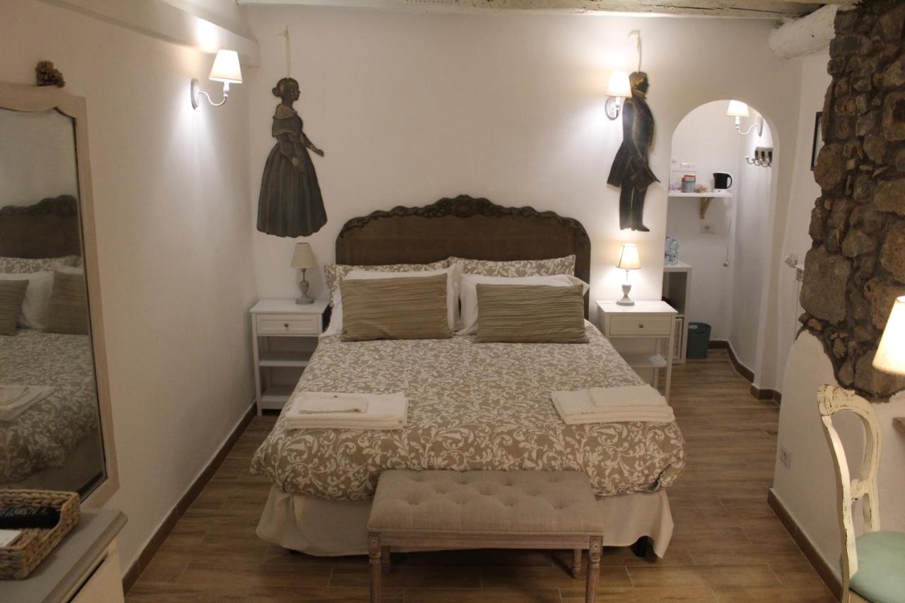 B&B Trevignano Romano - Livia's Charming Room - Bed and Breakfast Trevignano Romano