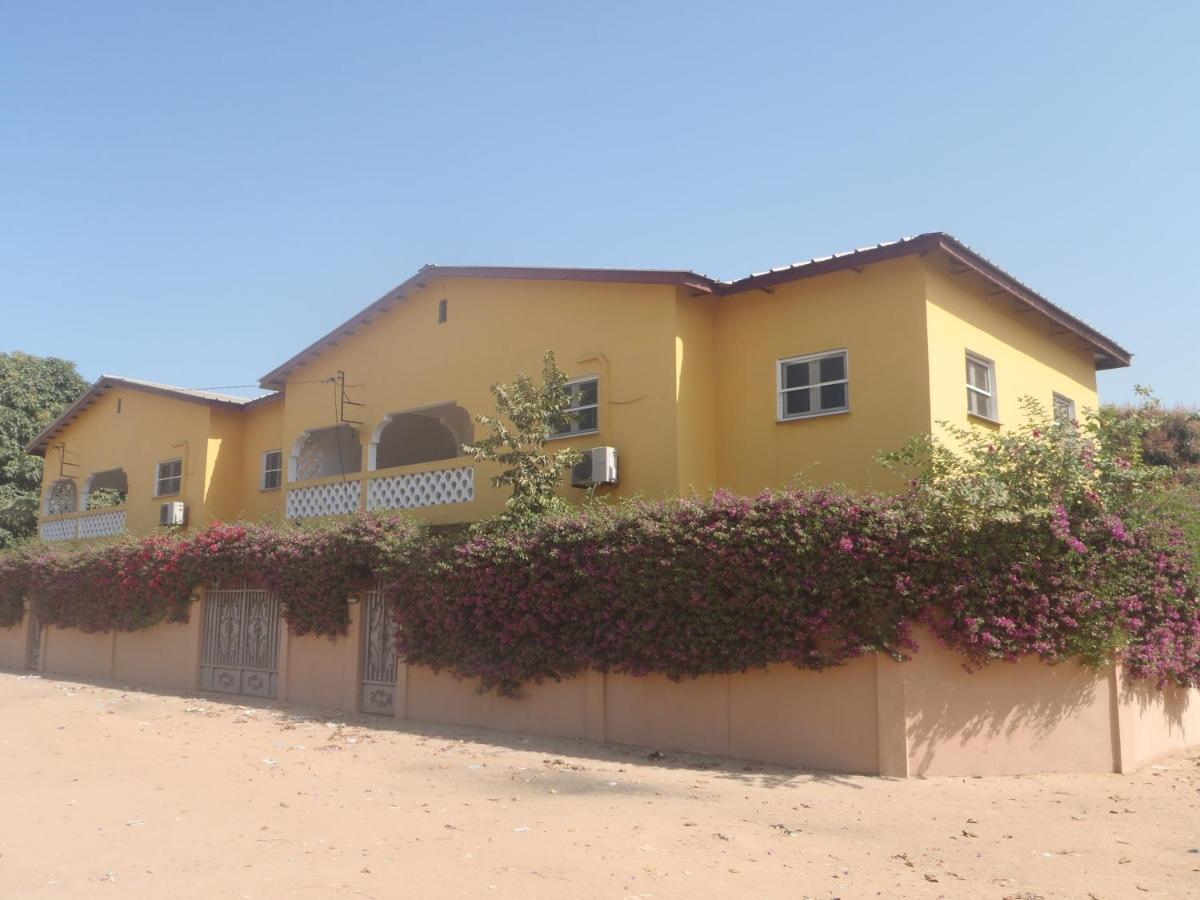 Sanchaba Yellow Apartments - B&B