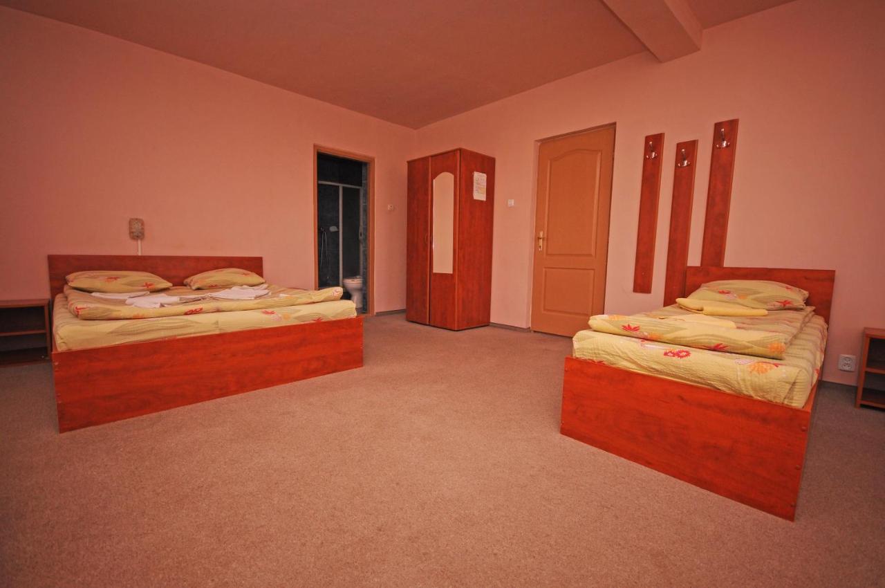 Chambre Quadruple avec Salle de Bains Privative