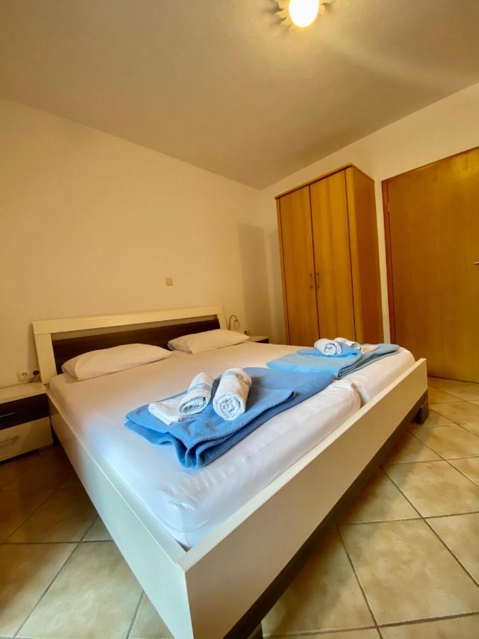 Studio with Balcony (2 Adults)