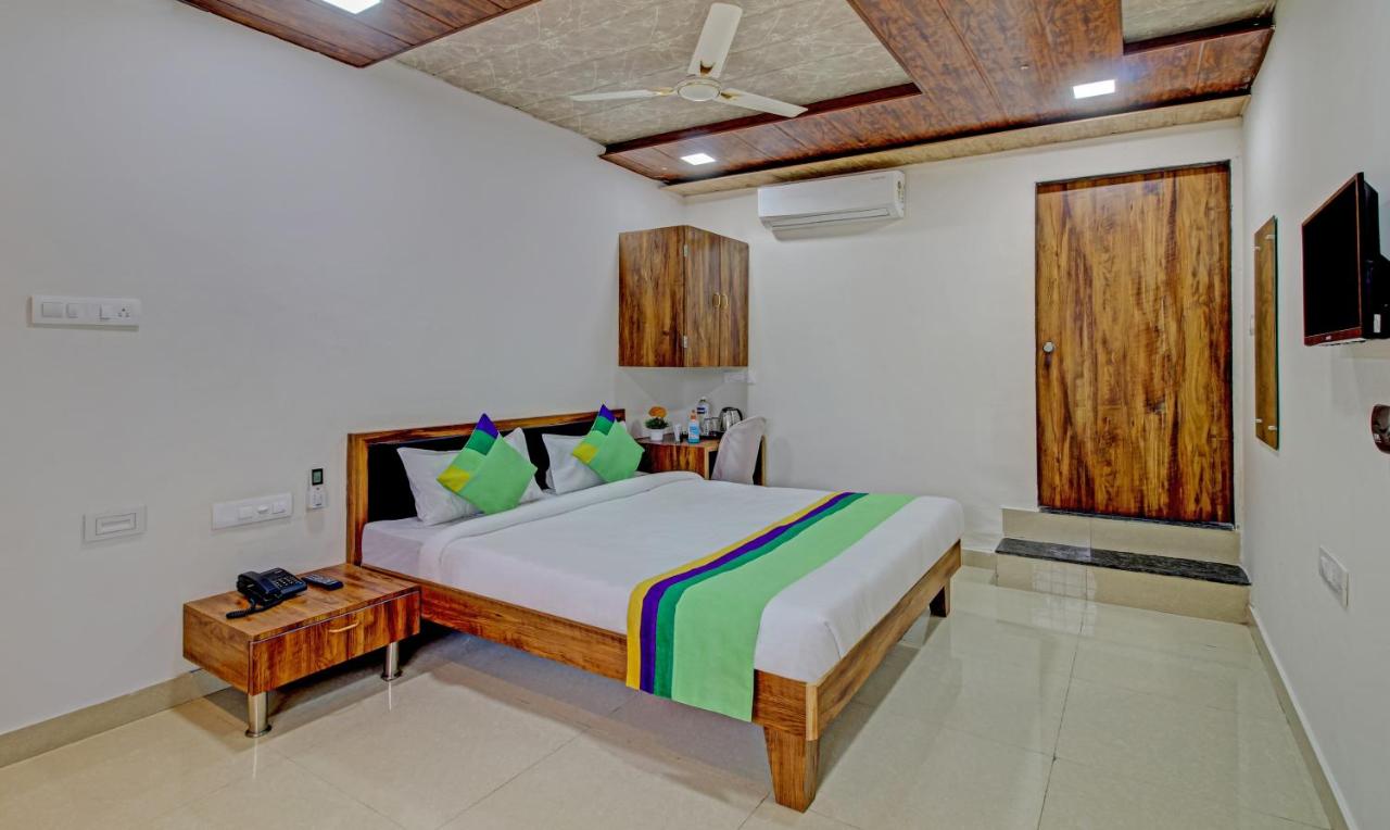 B&B Satara - Treebo Trend Sai Samrat Resort Satara - Bed and Breakfast Satara