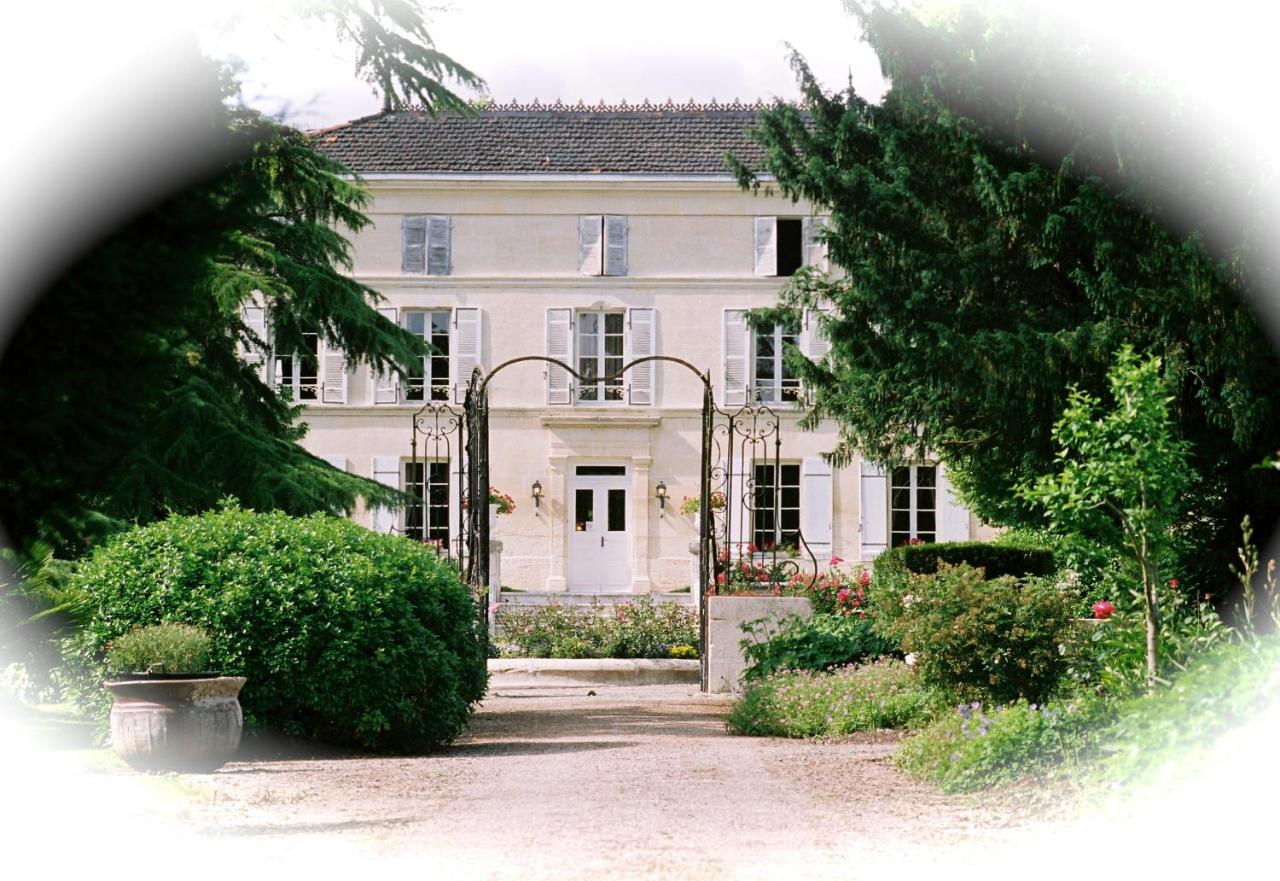 B&B Mesnac - Chateau De Mesnac, maison d hote et gites - Bed and Breakfast Mesnac