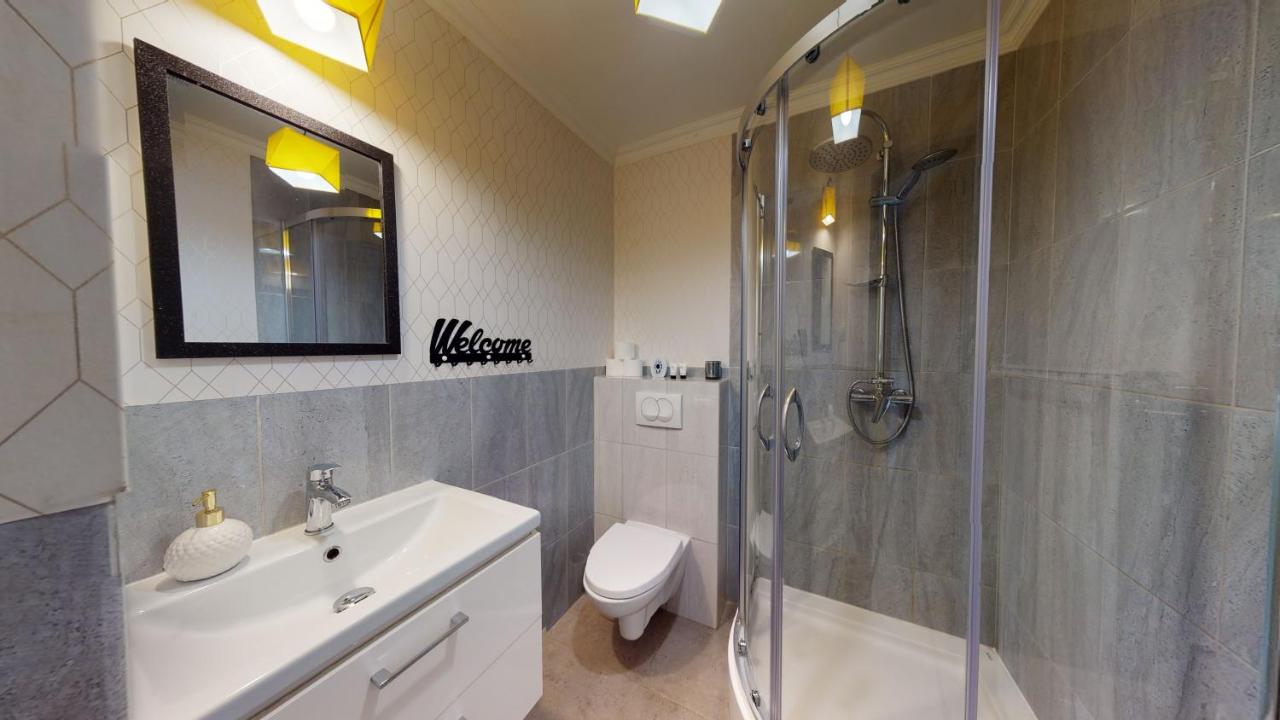 Quadruple Room with Private Bathroom