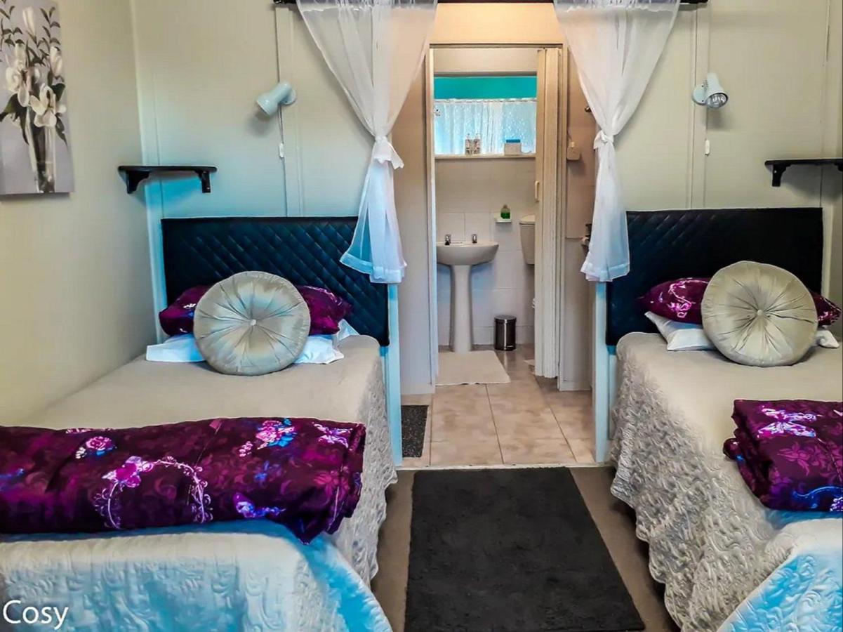 Deluxe Double Room (2 Adults + 1 Child)