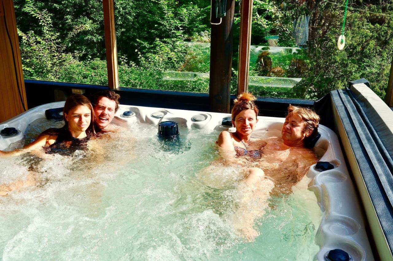 Chambre Quadruple avec Salle de Bains Commune