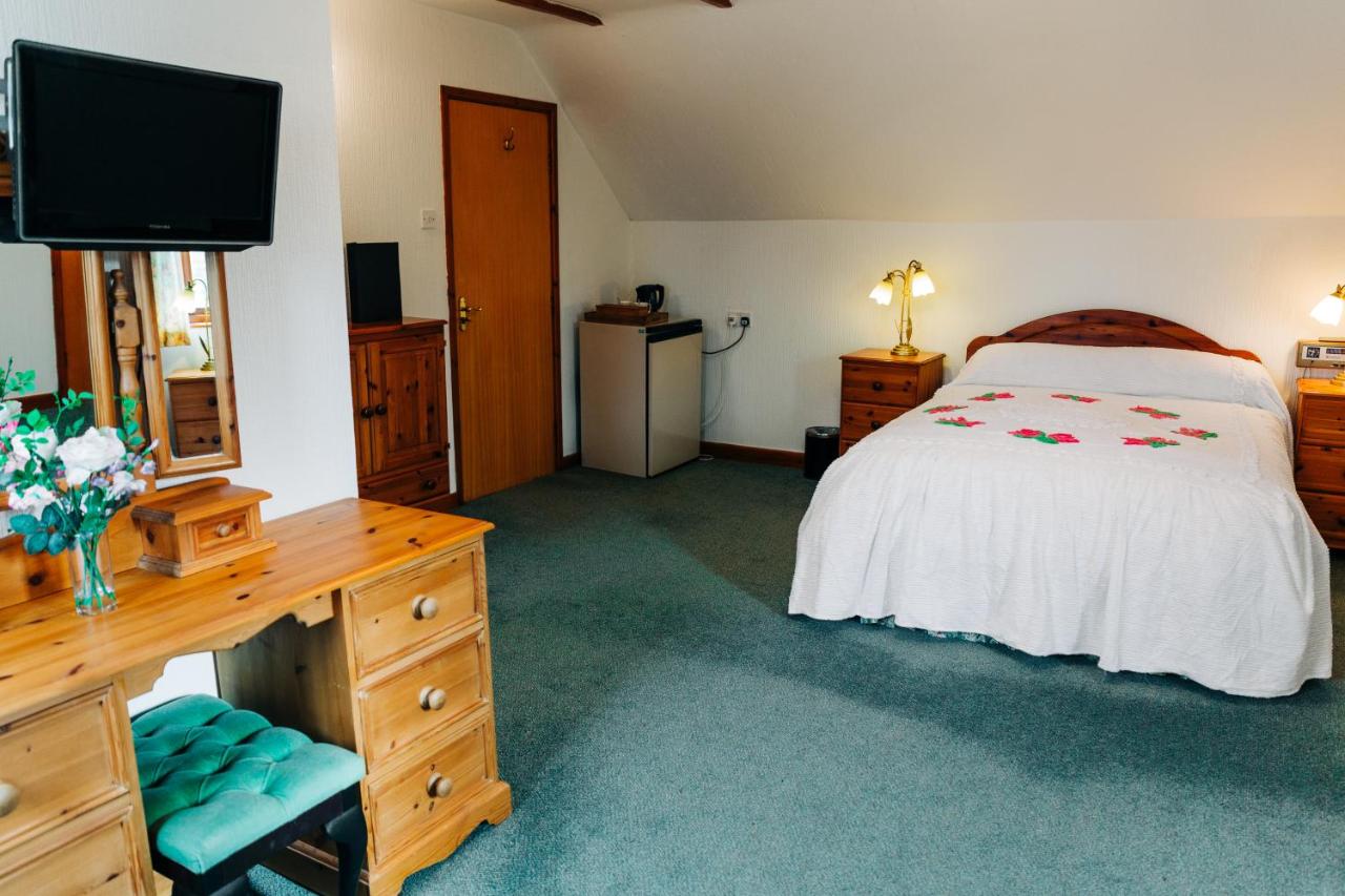 Twin Room with Bath