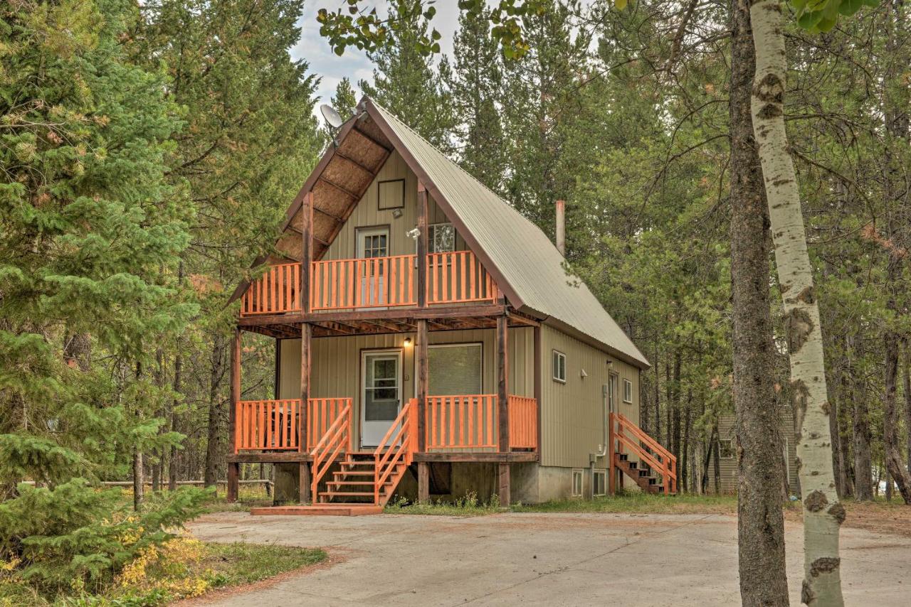 B&B Island Park - Family Cabin with Fire Pit - 25 Miles to Yellowstone - Bed and Breakfast Island Park