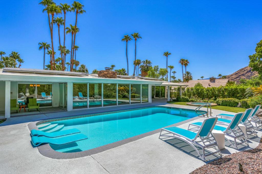 Palm Springs Style Permit# 2875 - B&B