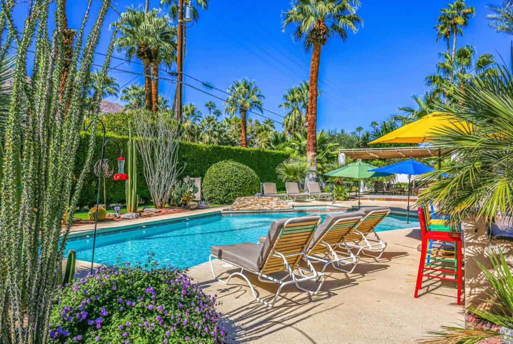 B&B Palm Springs - Palm Paradise Permit# 2882 - Bed and Breakfast Palm Springs