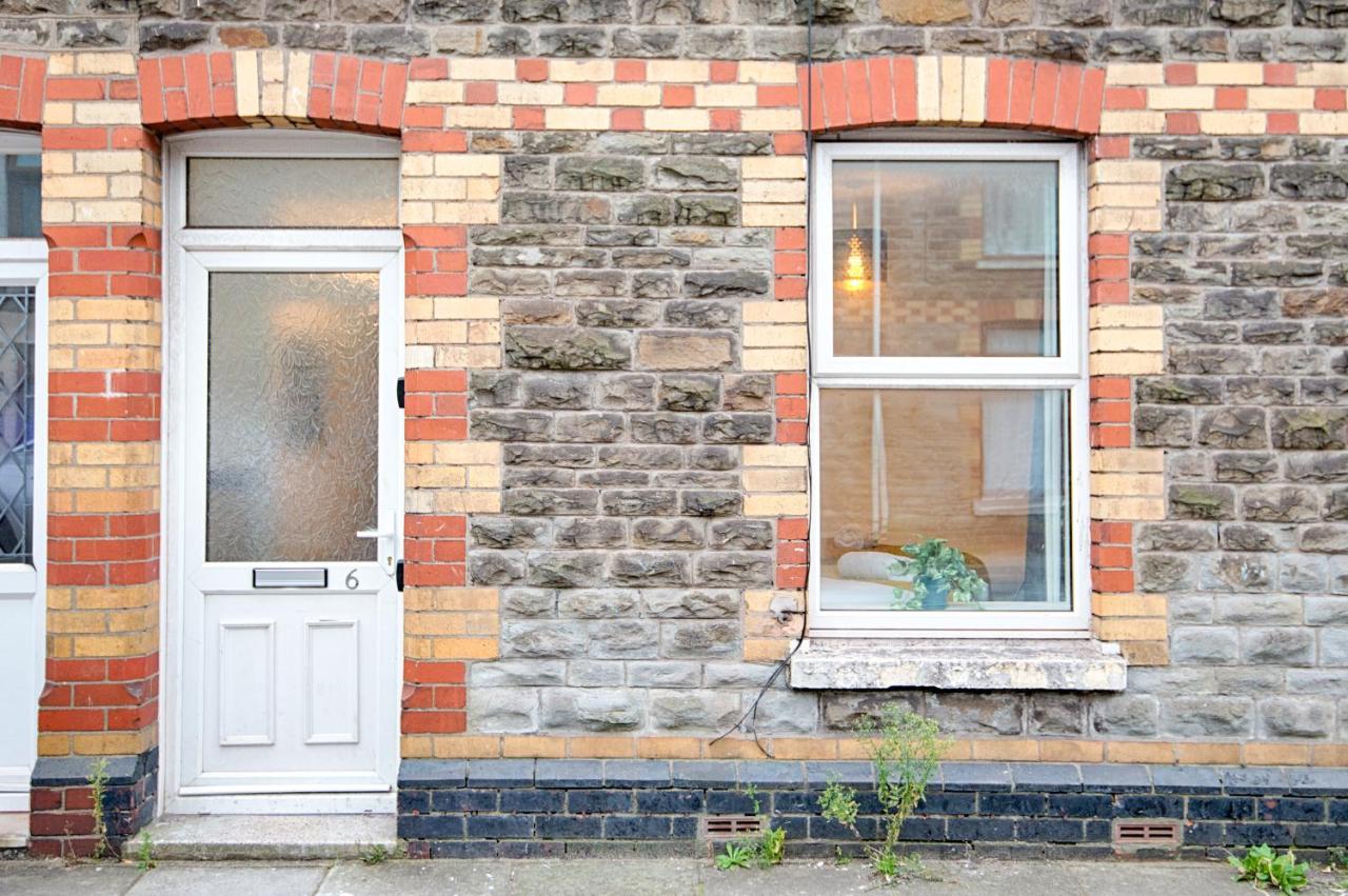 2 Bathrooms, 5 Bedrooms, Available Parking - Ferienwohnung