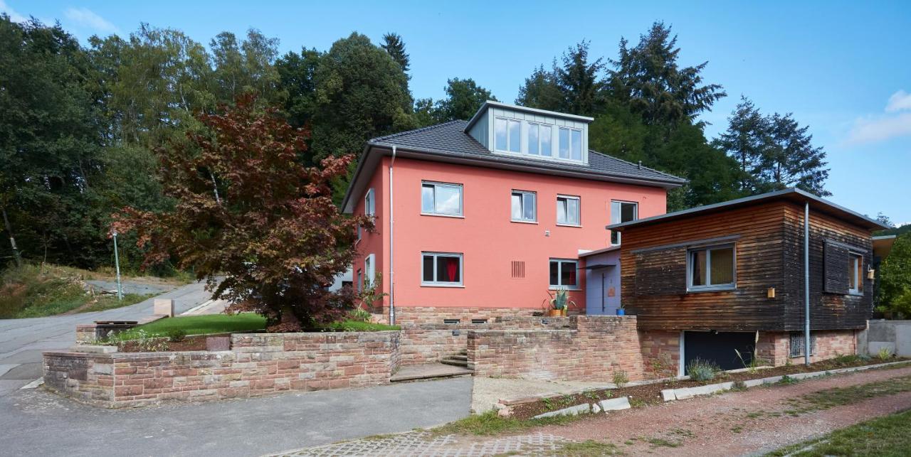 B&B Kaiserslautern - Luxusapartment Burgschänke - Bed and Breakfast Kaiserslautern