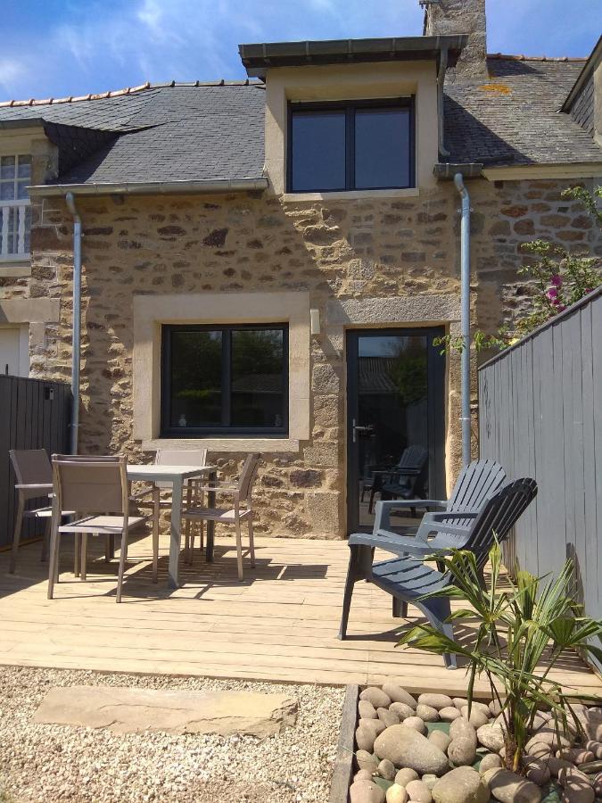 Maison Cosy entre CAP FREHEL et SAINT MALO 1km PLAGE 5min GR34 Wifi Jardin Vélos "CASA OHANA" - B&B
