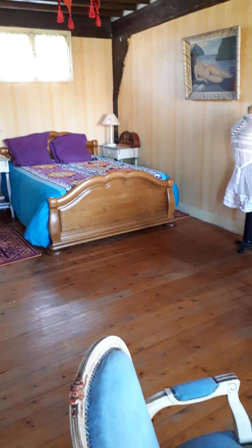 Standard Double Room with Shared Bathroom
