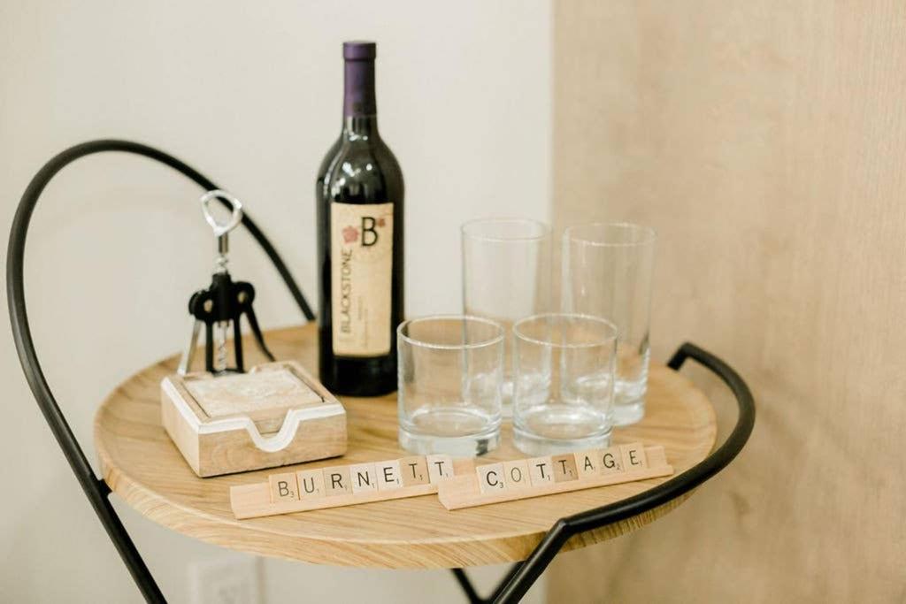 Burnett Cottage - Pine - B&B