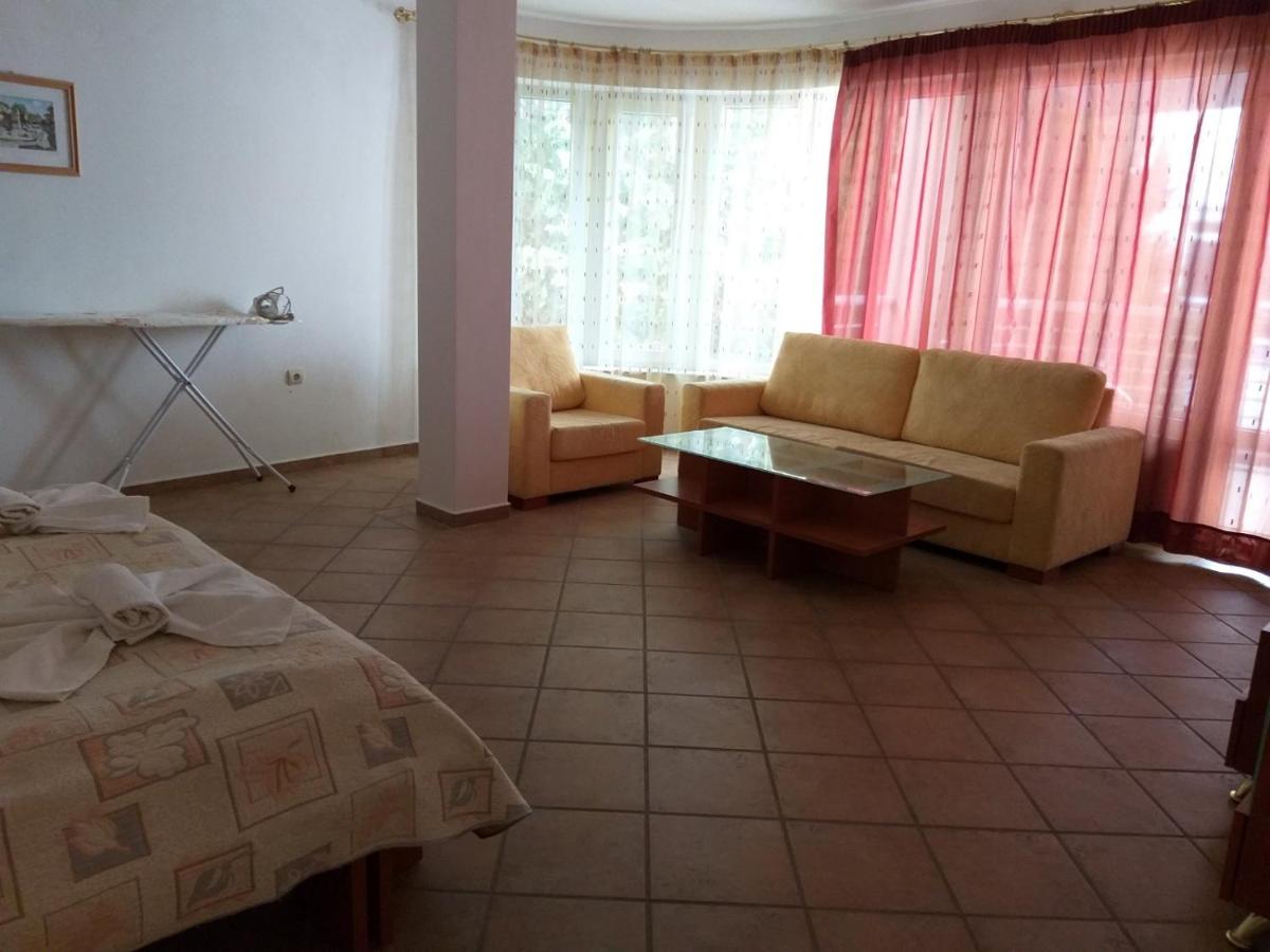 Apartment mit Terrasse