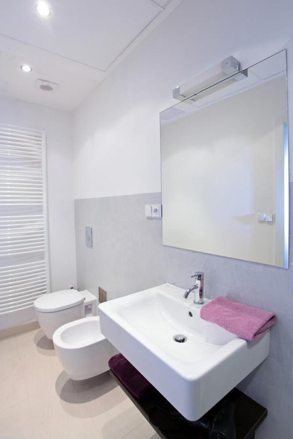 Studio (2 Adults)