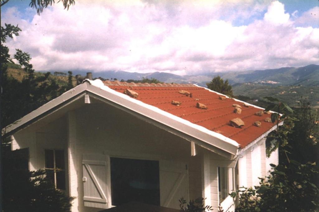 Deliziosa casetta con dehor e giardino immersa nel verde Ligure - B&B Imperia