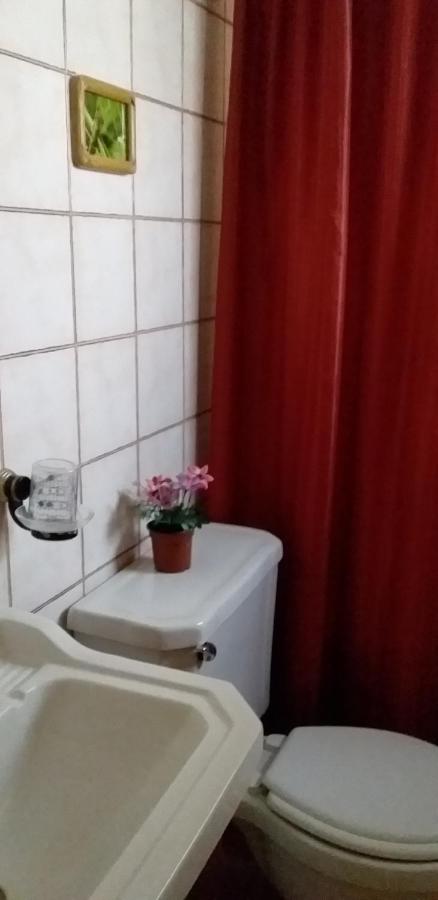 Camera Standard Doppia con Letti Singoli con Bagno in Comune