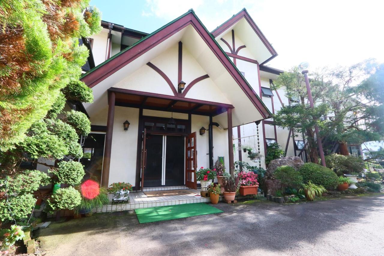 Lake Oshino - B&B