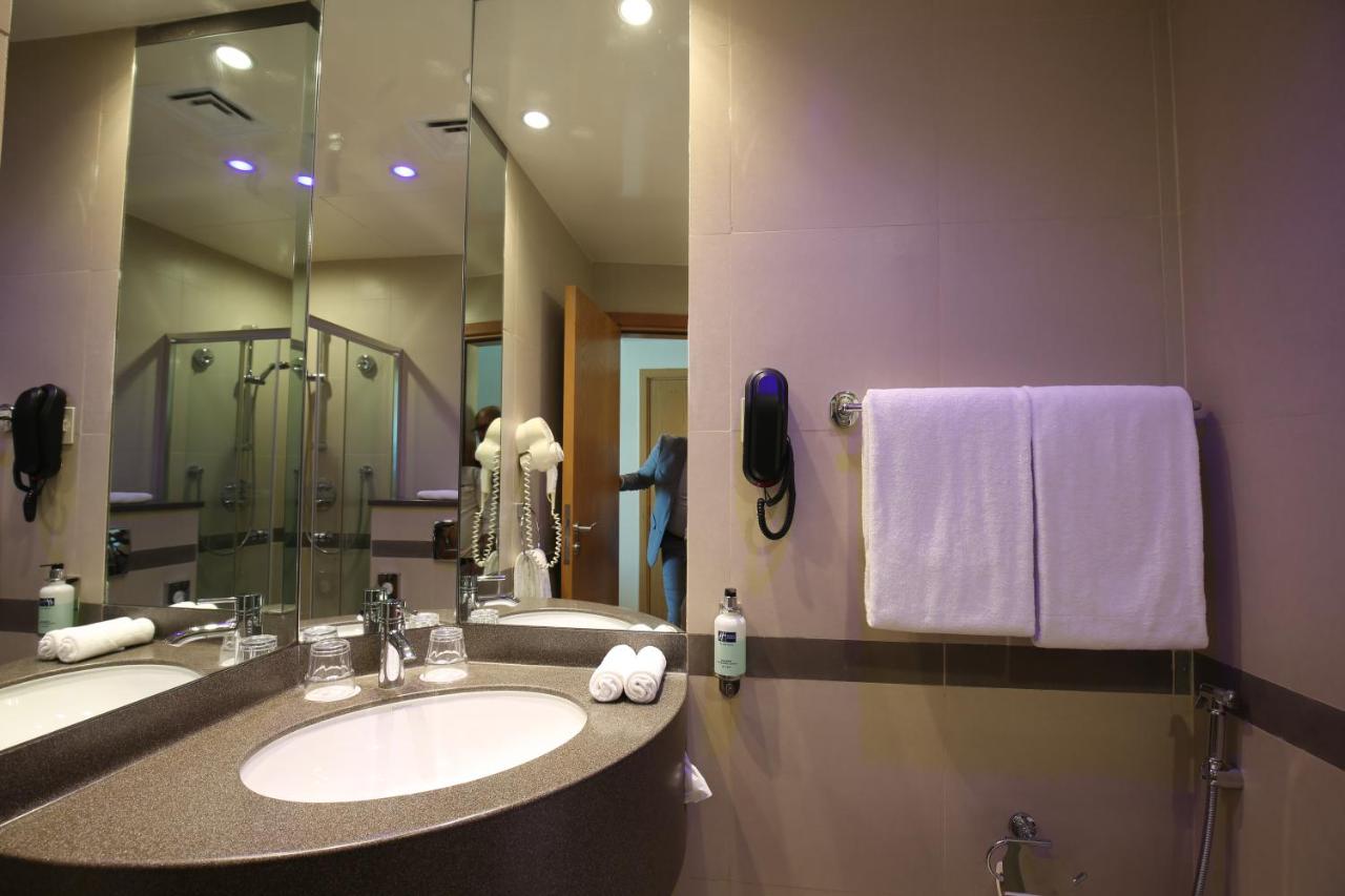 Featured image of post Holiday Inn Express Dubai Airport Terminal 3