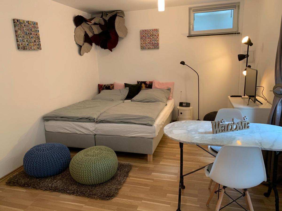 B&B Múnich - Helle Souterrainwohnung mit Komfort - Bed and Breakfast Múnich