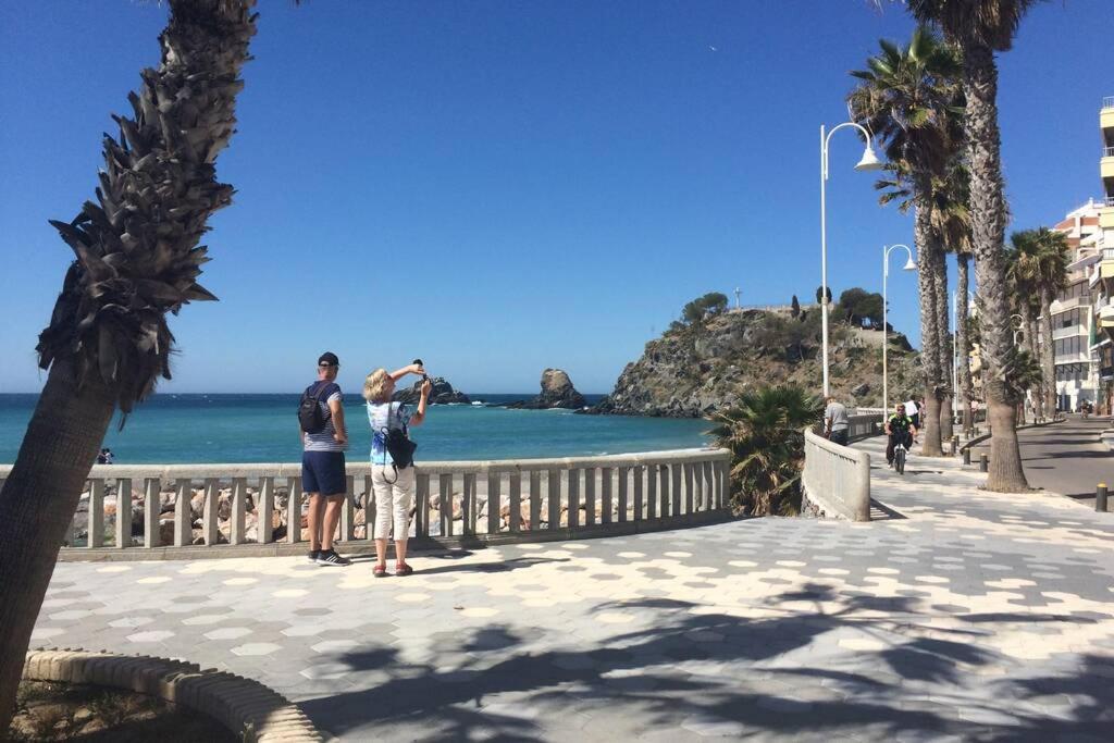 Seaview and sun all day long in Los Pinos, Almuñecar, Andalusia - Chambres d’hôtes