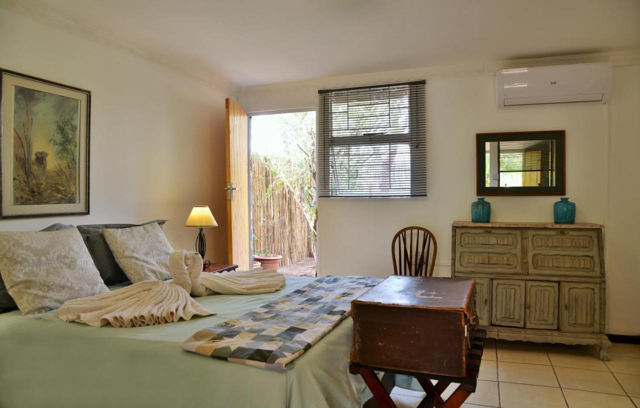 Family Room with Garden View